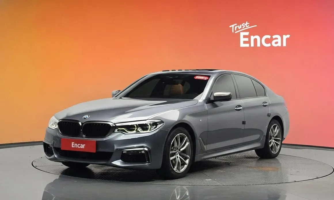 BMW 5-Series 2017 — фото 1 из 32
