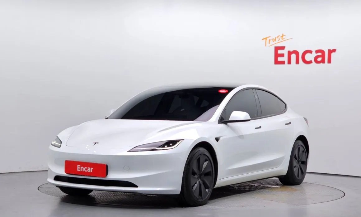 Tesla Model 3 2024