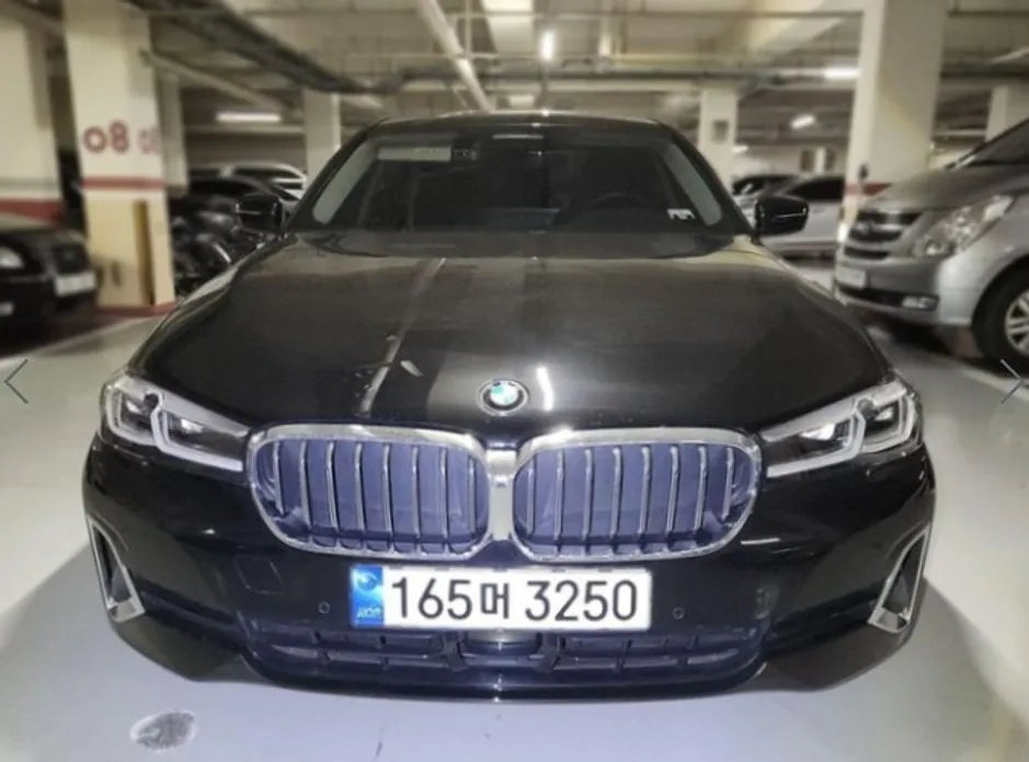 BMW 5-Series 2023