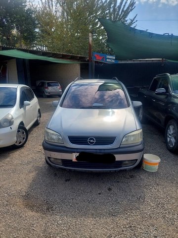 Opel Zafira A 2002