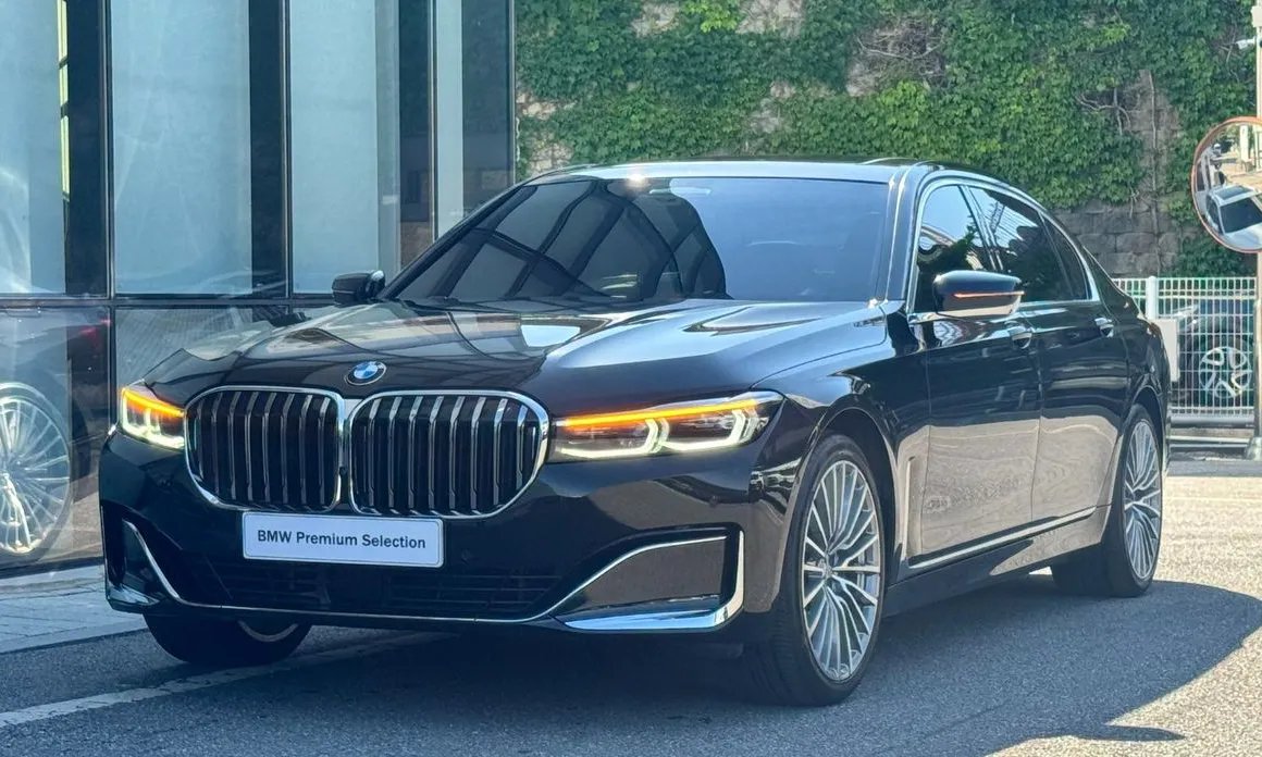 BMW 7-Series 2021