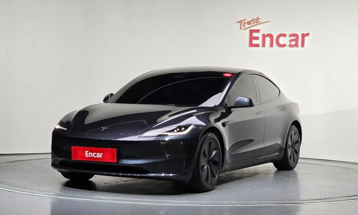 Tesla Model 3 2025