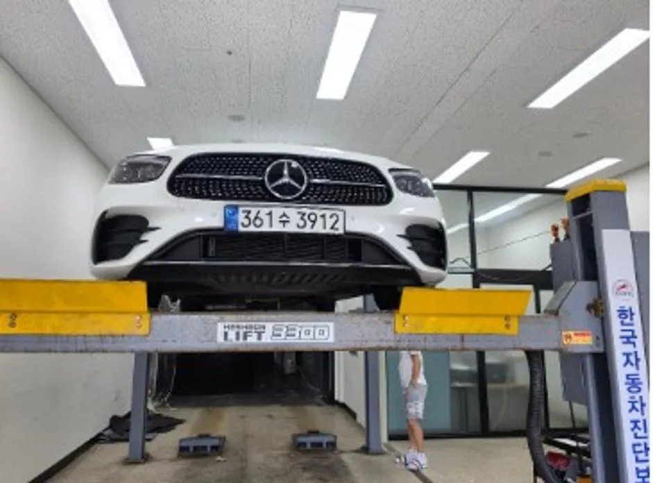 Mercedes-Benz E-Class 2023