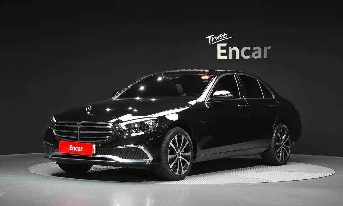 Mercedes-Benz E-Class 2021