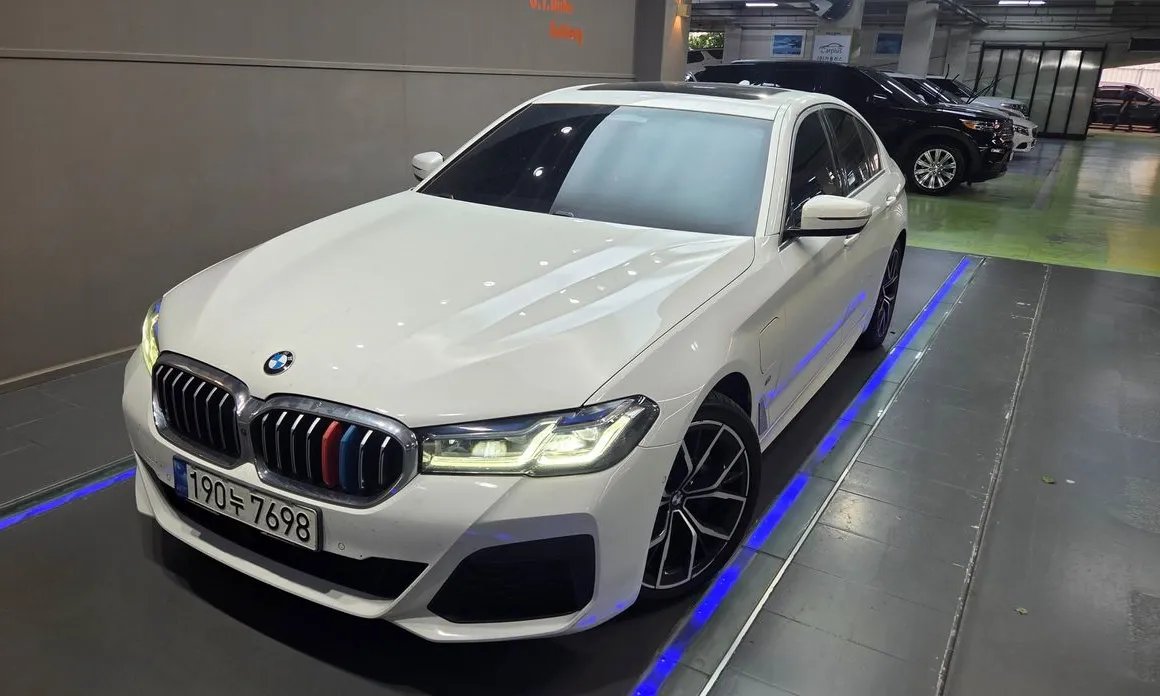 BMW 5-Series 2021