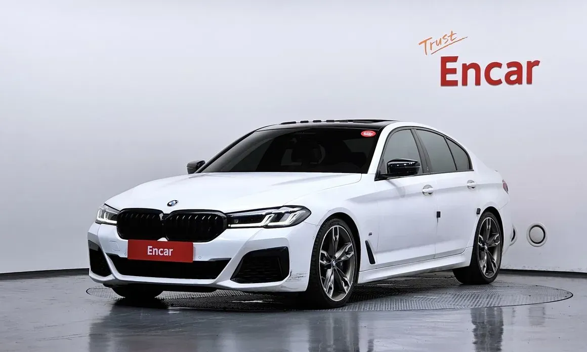 BMW 5-Series 2021 — фото 1 из 36