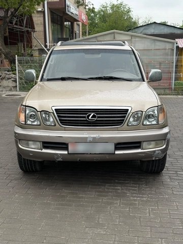 Lexus LX II 2002