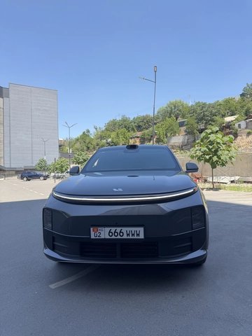 Li Auto L6 2024