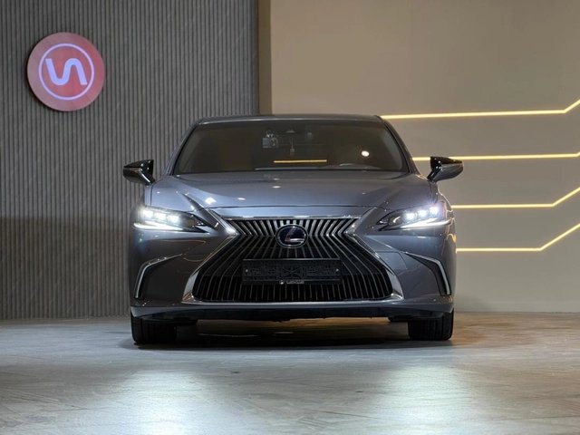 Lexus ES VII 2019