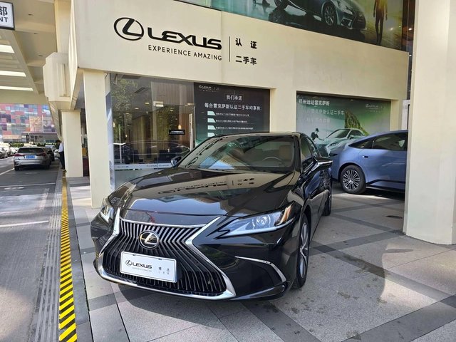 Lexus ES VII 2021