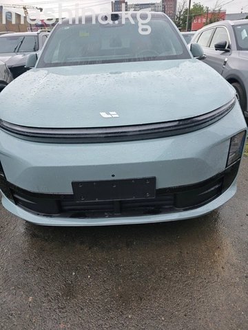 Li Auto L6 2025