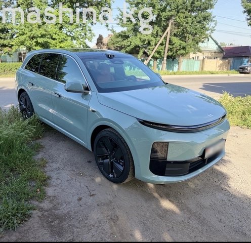 Li Auto L6 2025