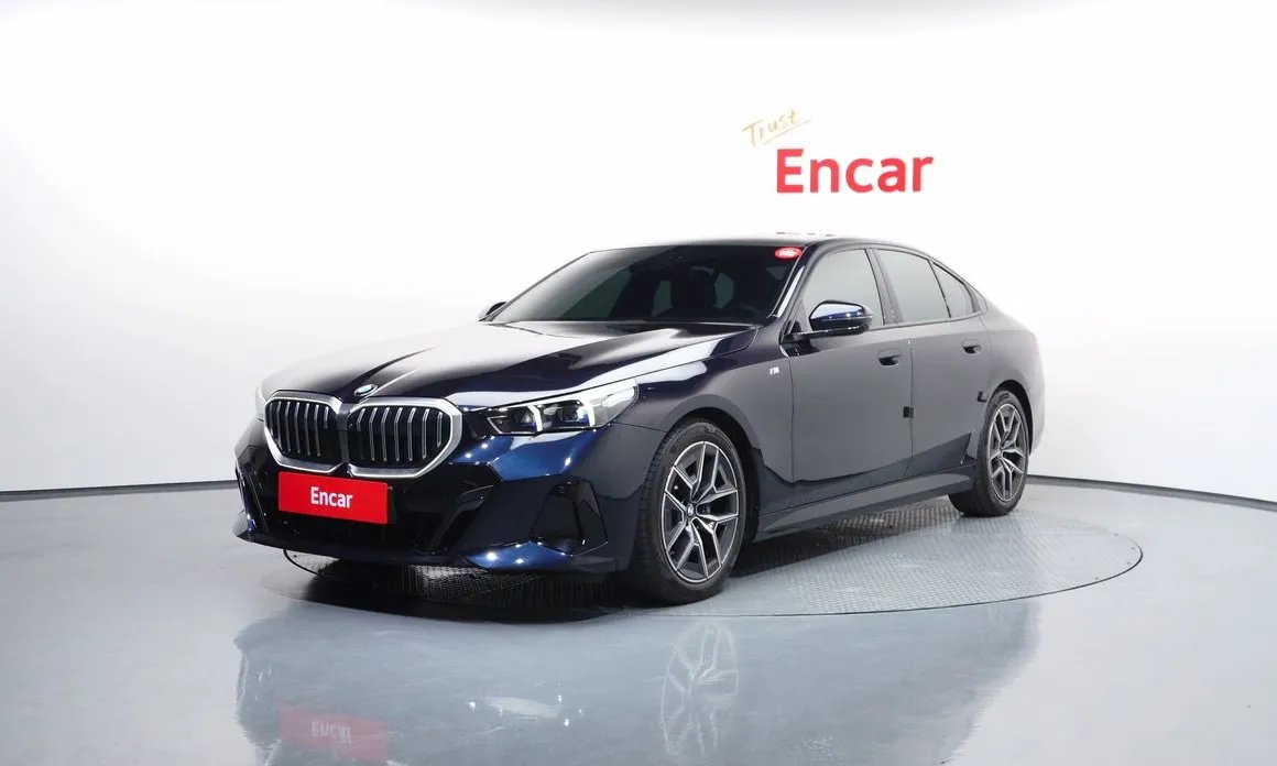 BMW 5-Series 2024