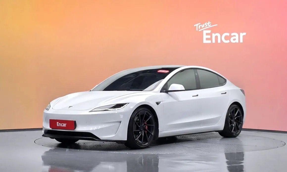 Tesla Model 3 2024