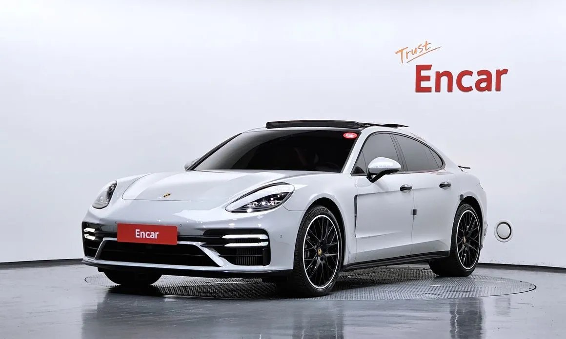 Porsche Panamera 2021