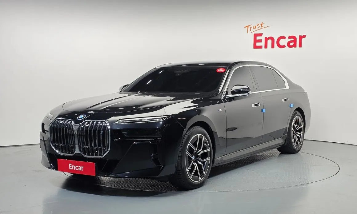 BMW i7 2024
