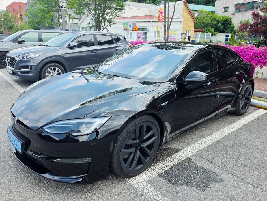 Tesla Model S 2023