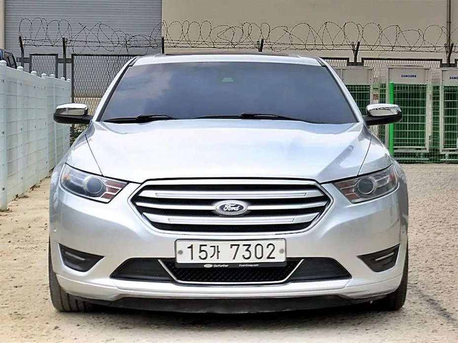 Ford Taurus 2015