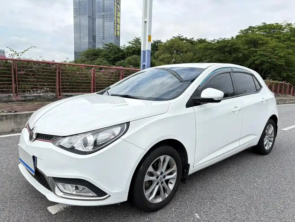 MG MG5 2015