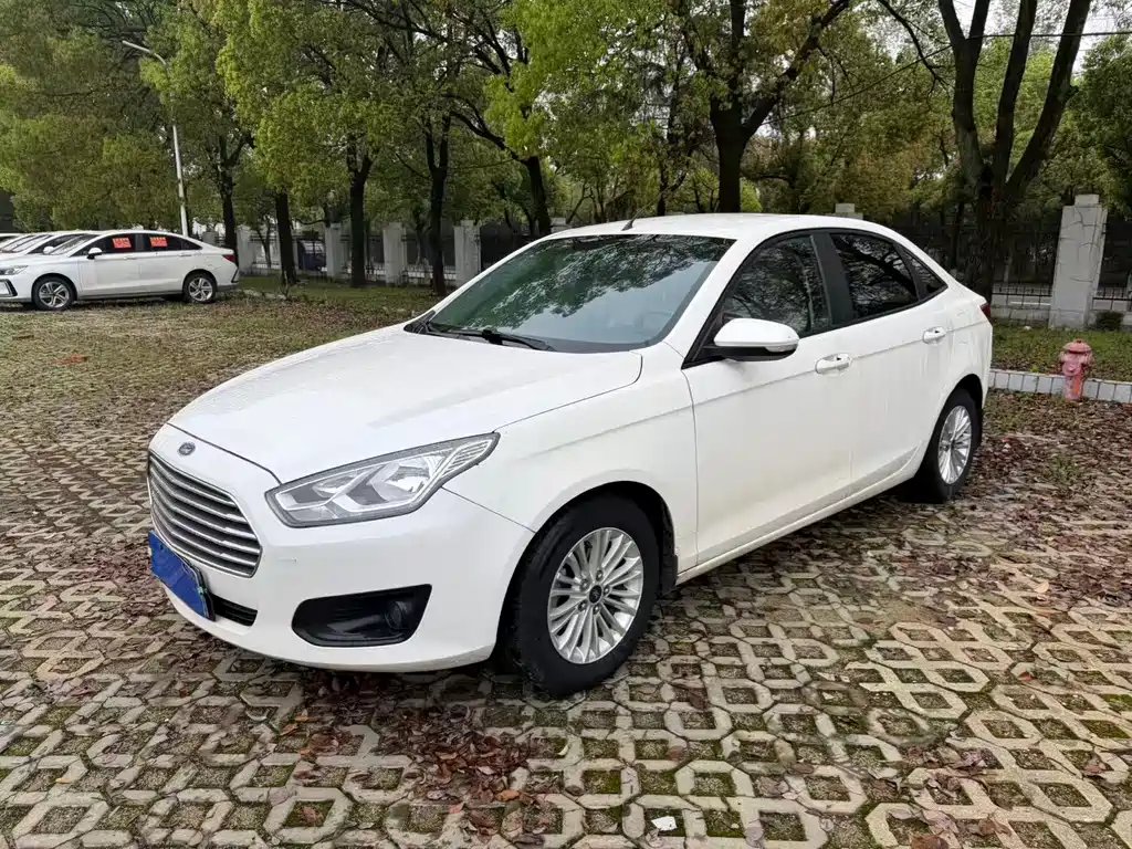 Ford Escort 2015