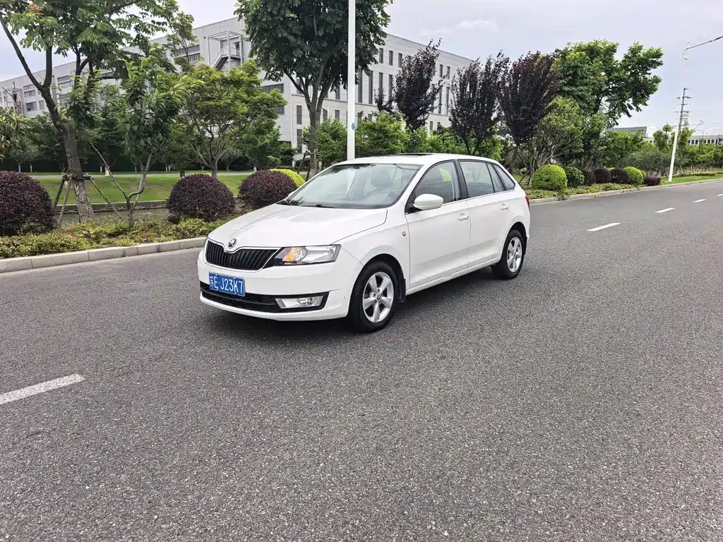 Skoda Rapid Spaceback 2016