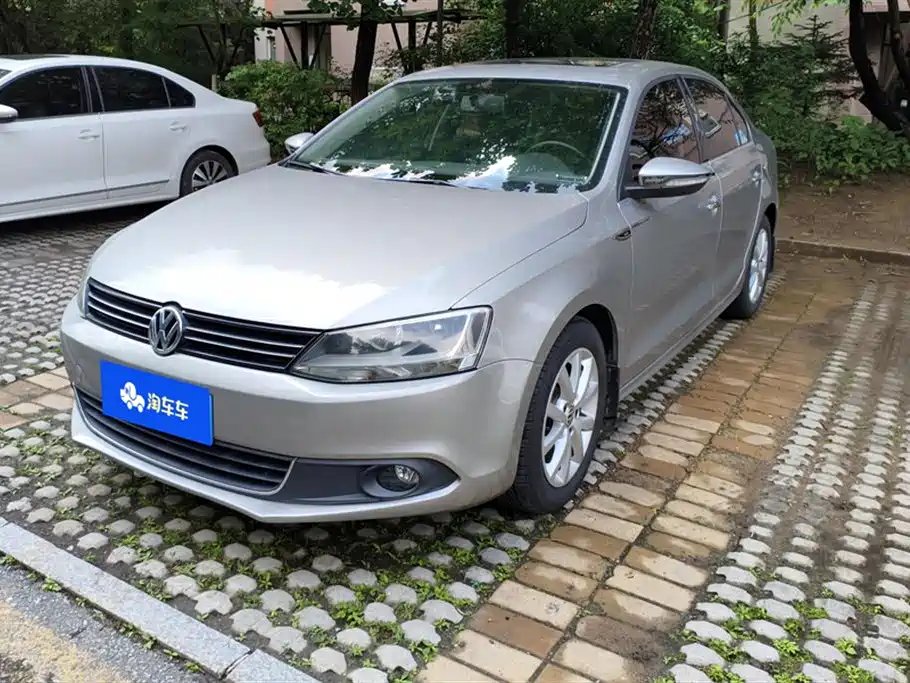 Volkswagen Sagitar 2012