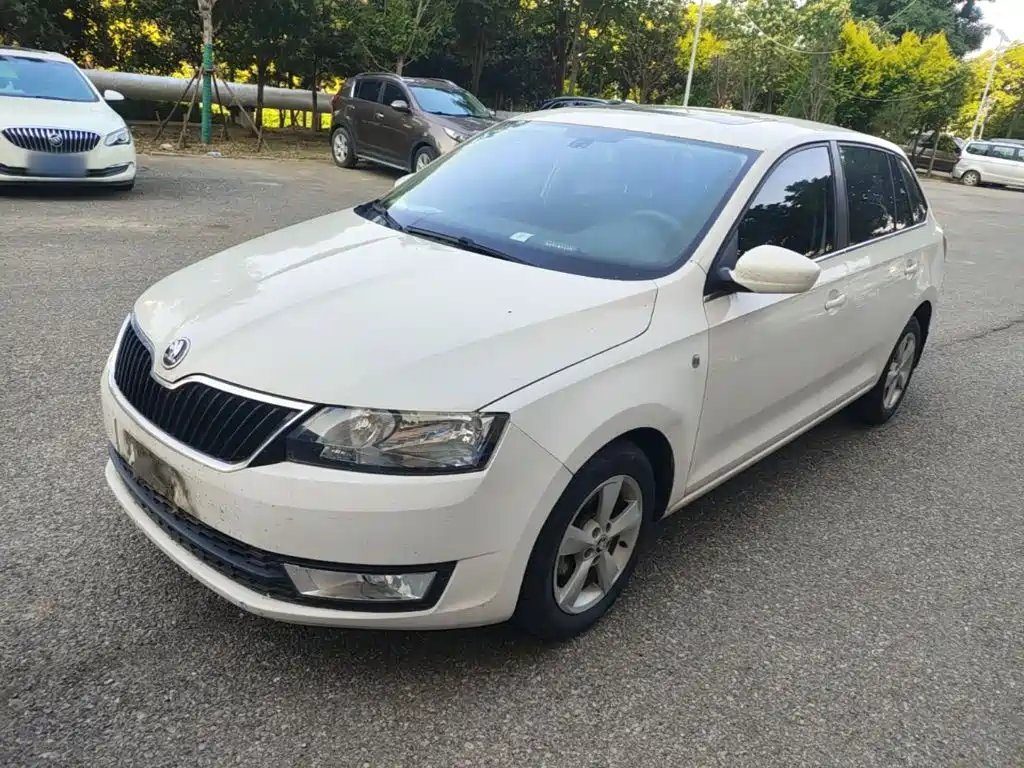 Skoda Rapid Spaceback 2016