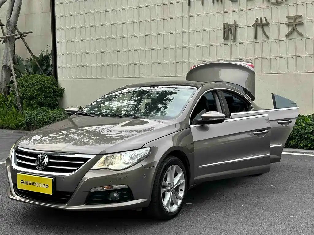 Volkswagen CC 2011