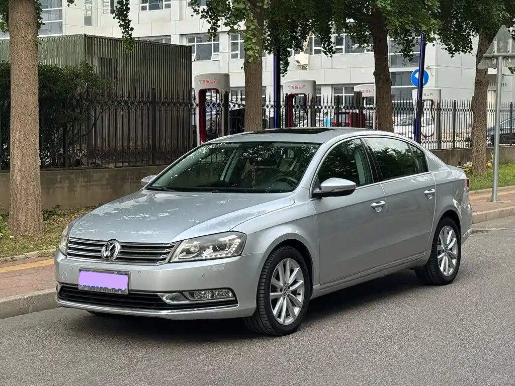 Volkswagen Magotan 2012