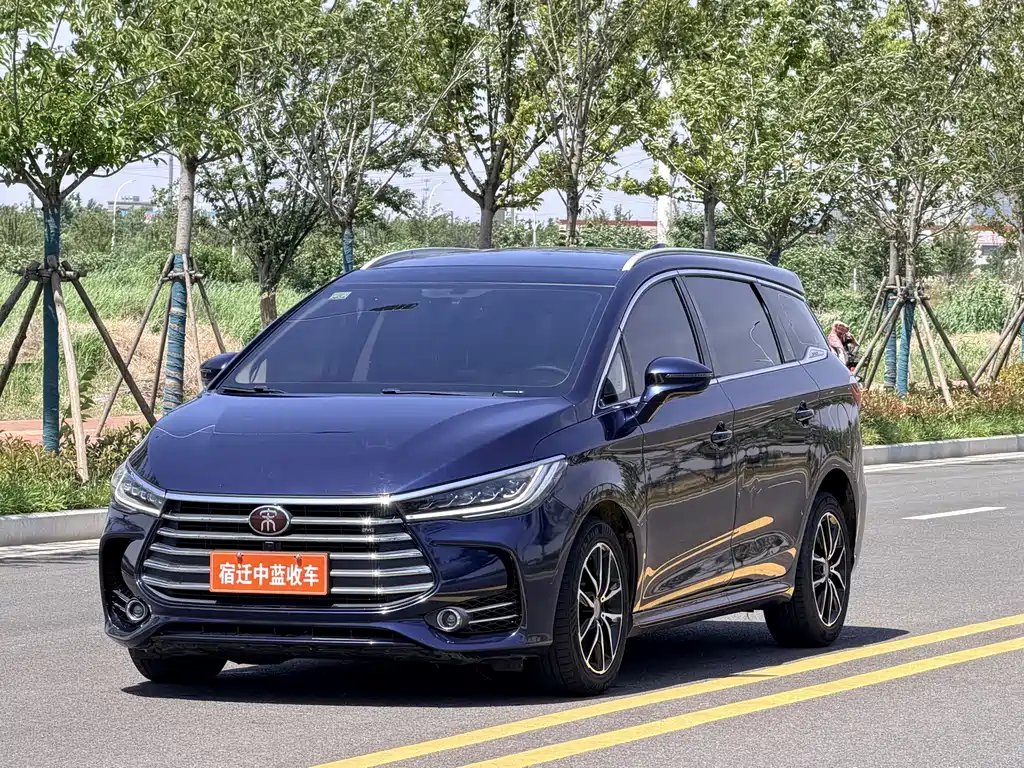 BYD MAX 2018