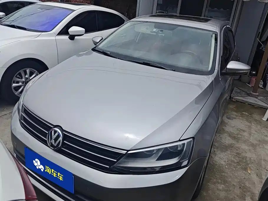 Volkswagen Sagitar 2015