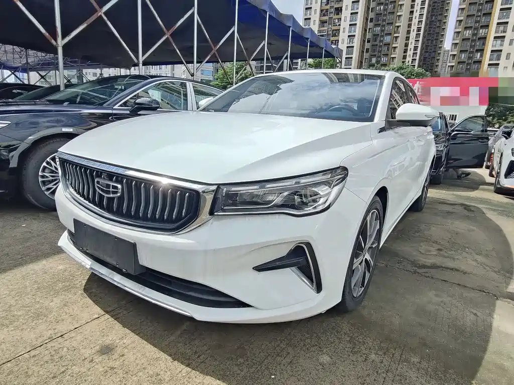 Geely Emgrand 2022