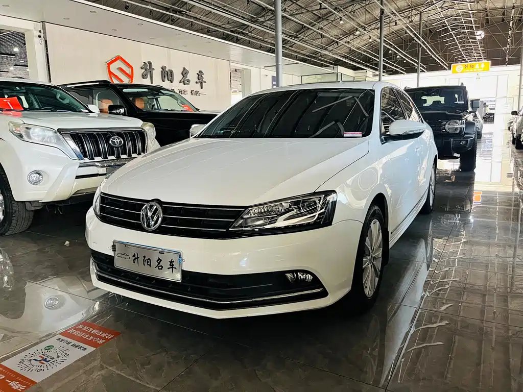 Volkswagen Sagitar 2015