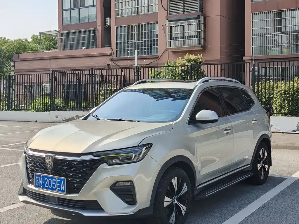 Roewe RX5 2020 — фото 1 из 9