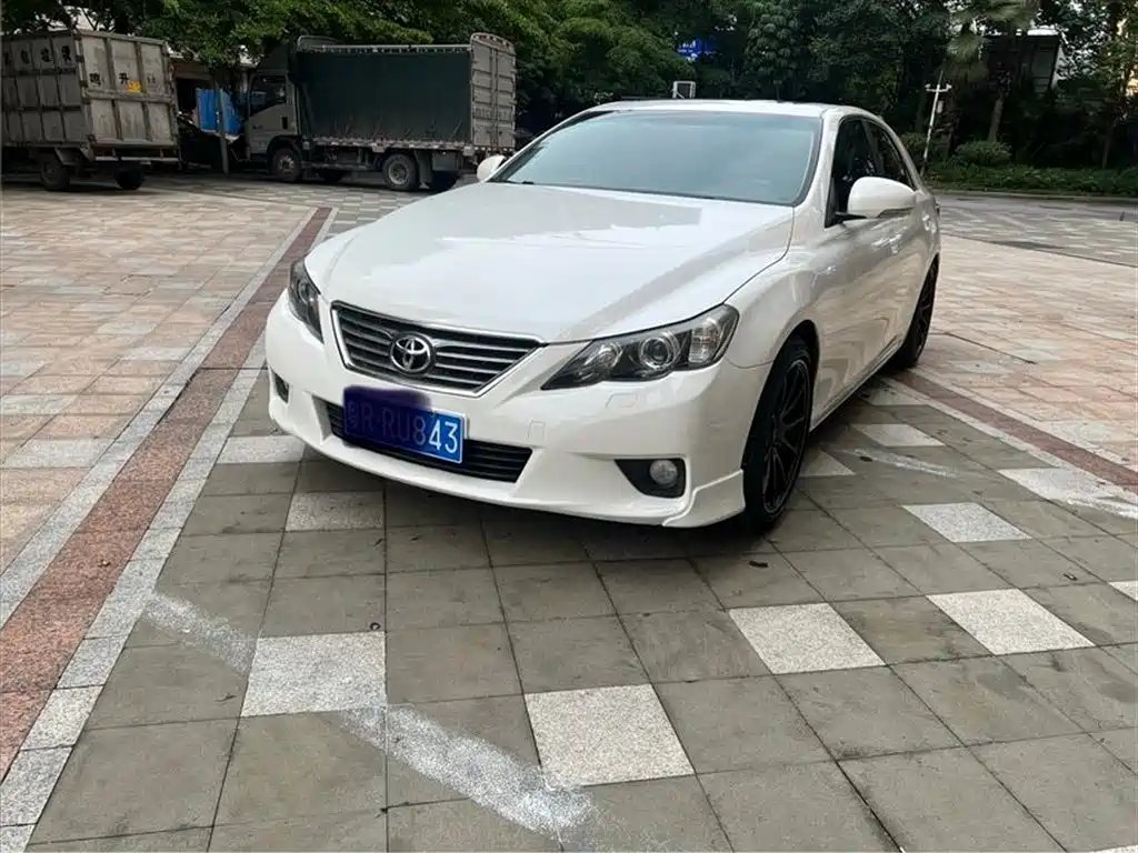 Toyota Reiz 2013