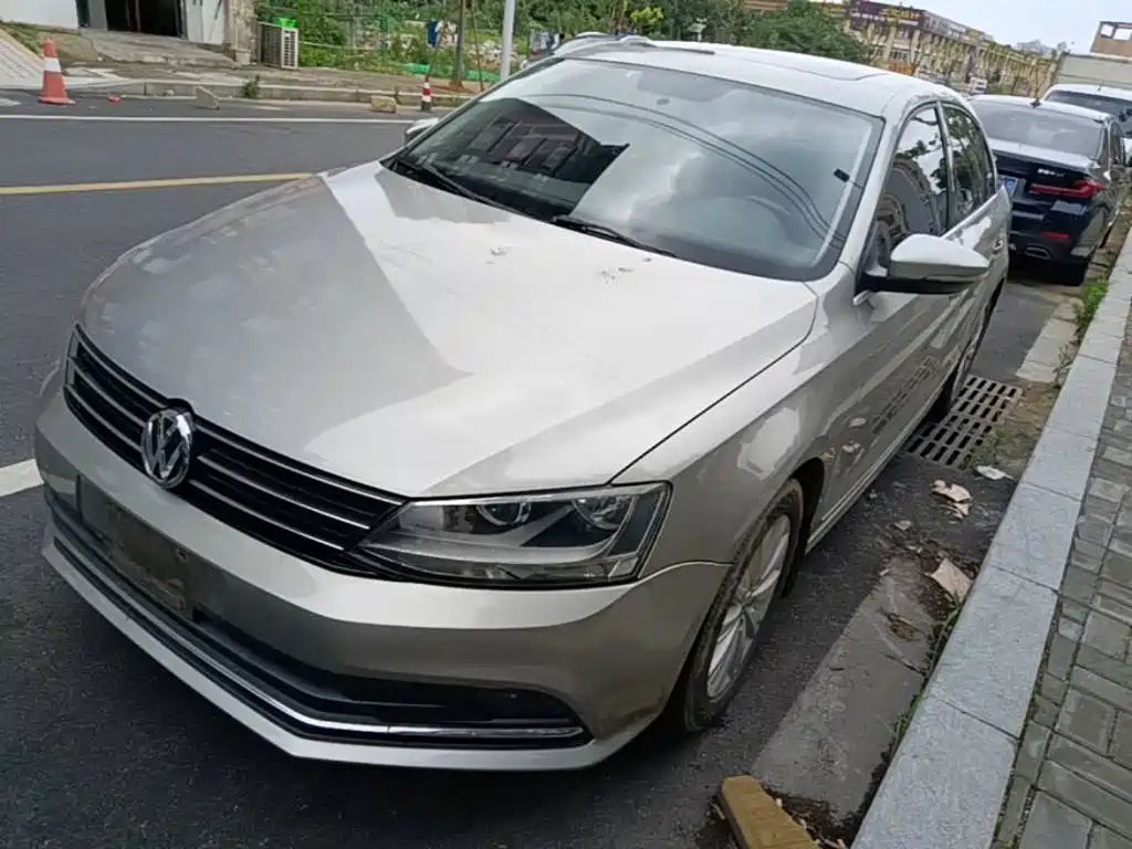 Volkswagen Sagitar 2016