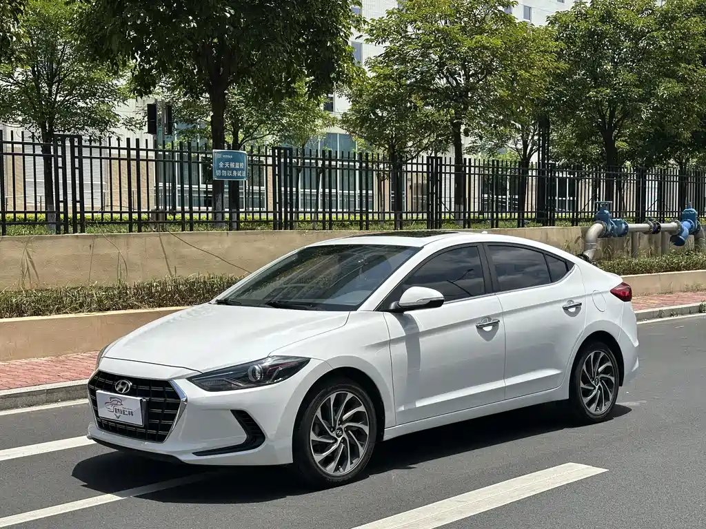 Hyundai Elantra 2020