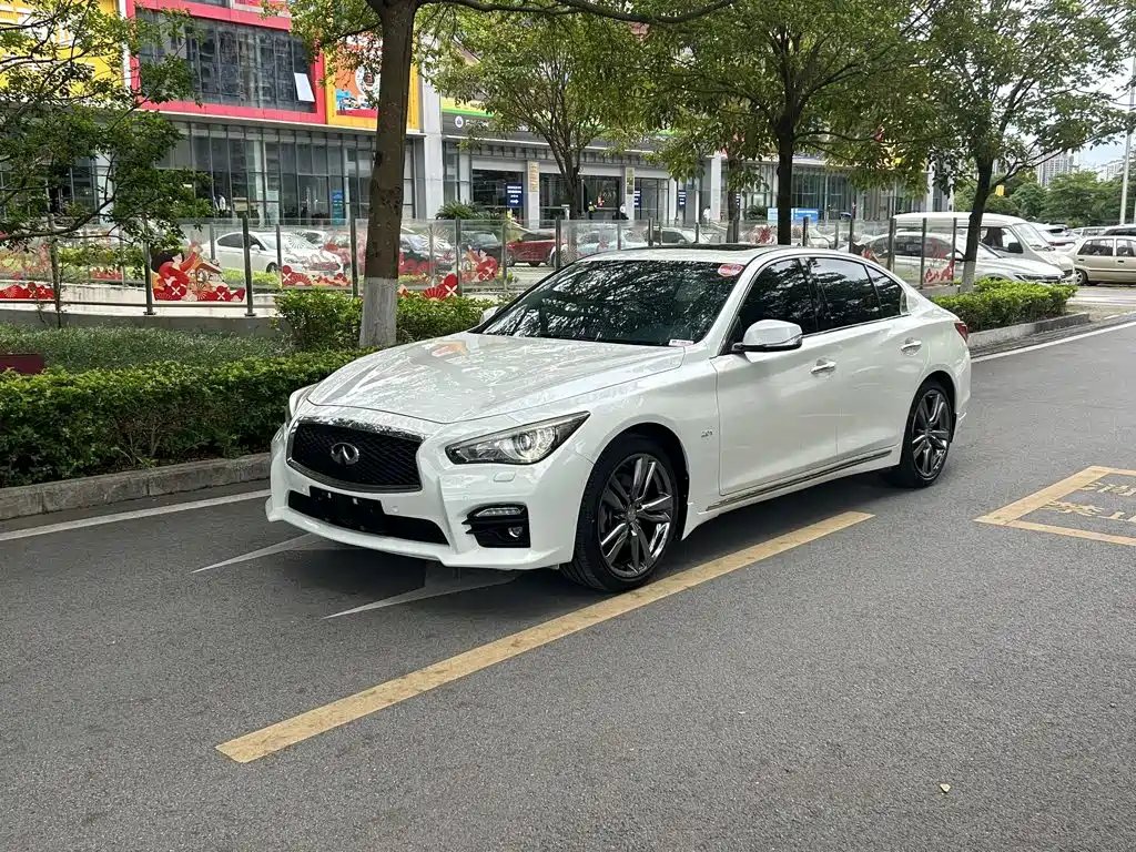 Infiniti Q50L 2015