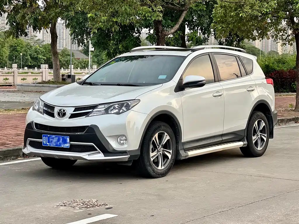 Toyota RAV4 2015