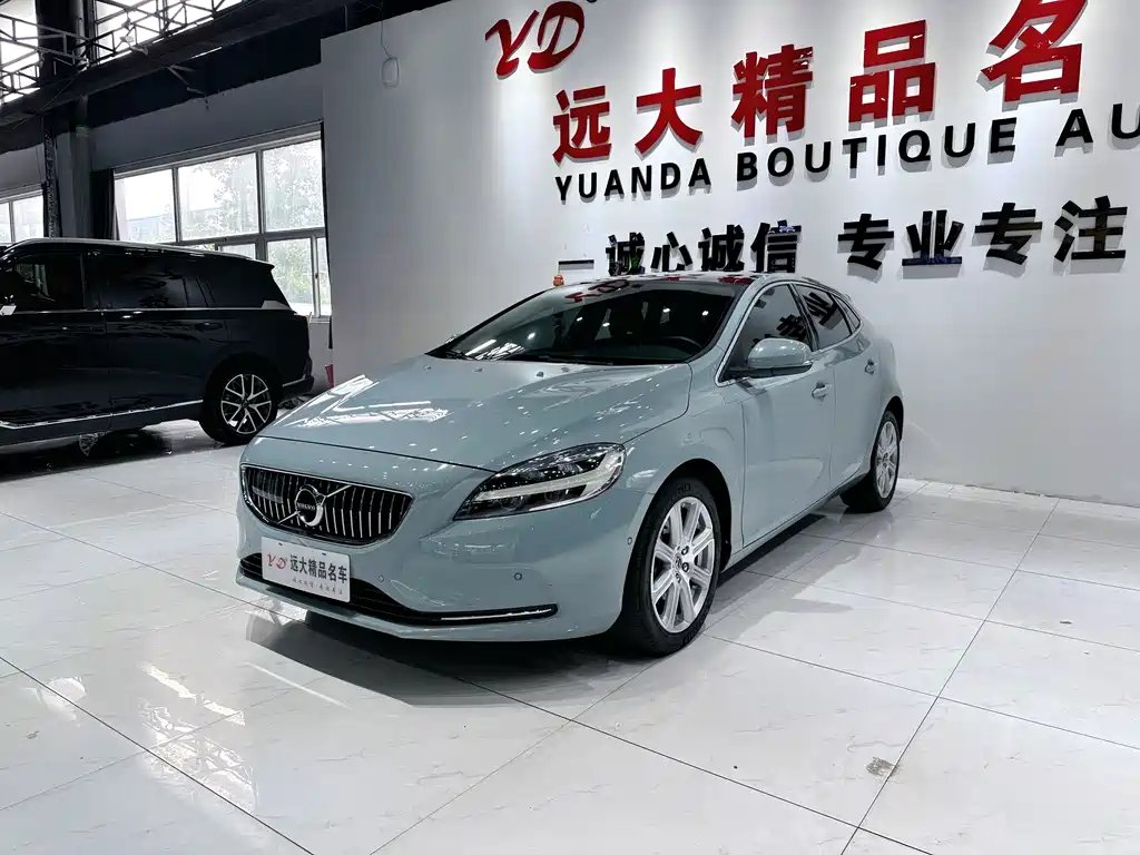 Volvo V40 2018