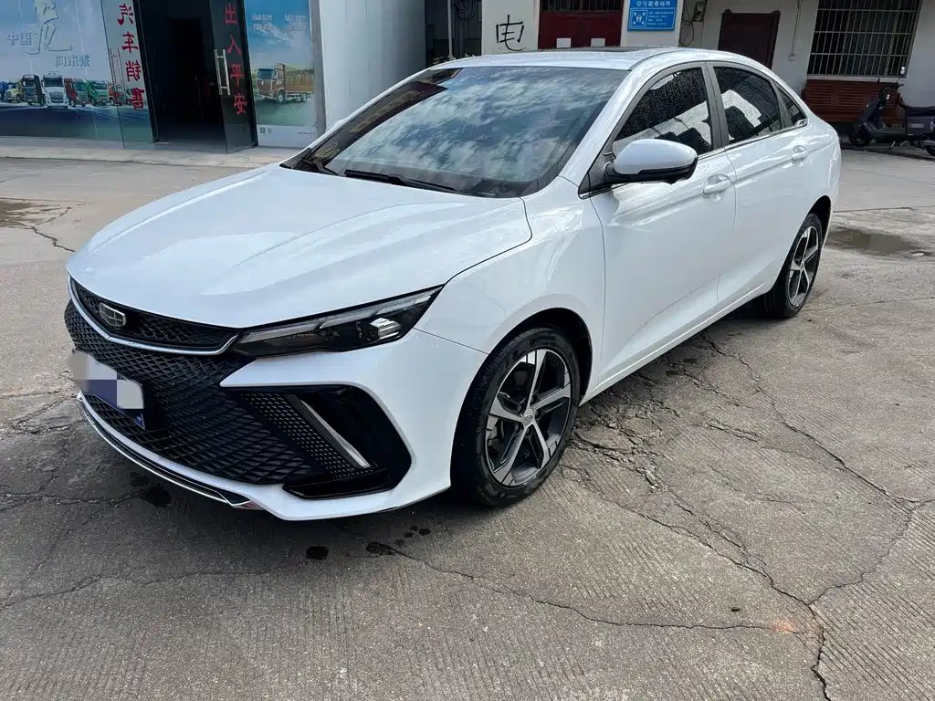 Geely Emgrand L 2022