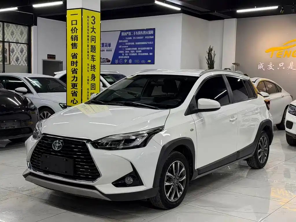 Toyota Yaris L 2022