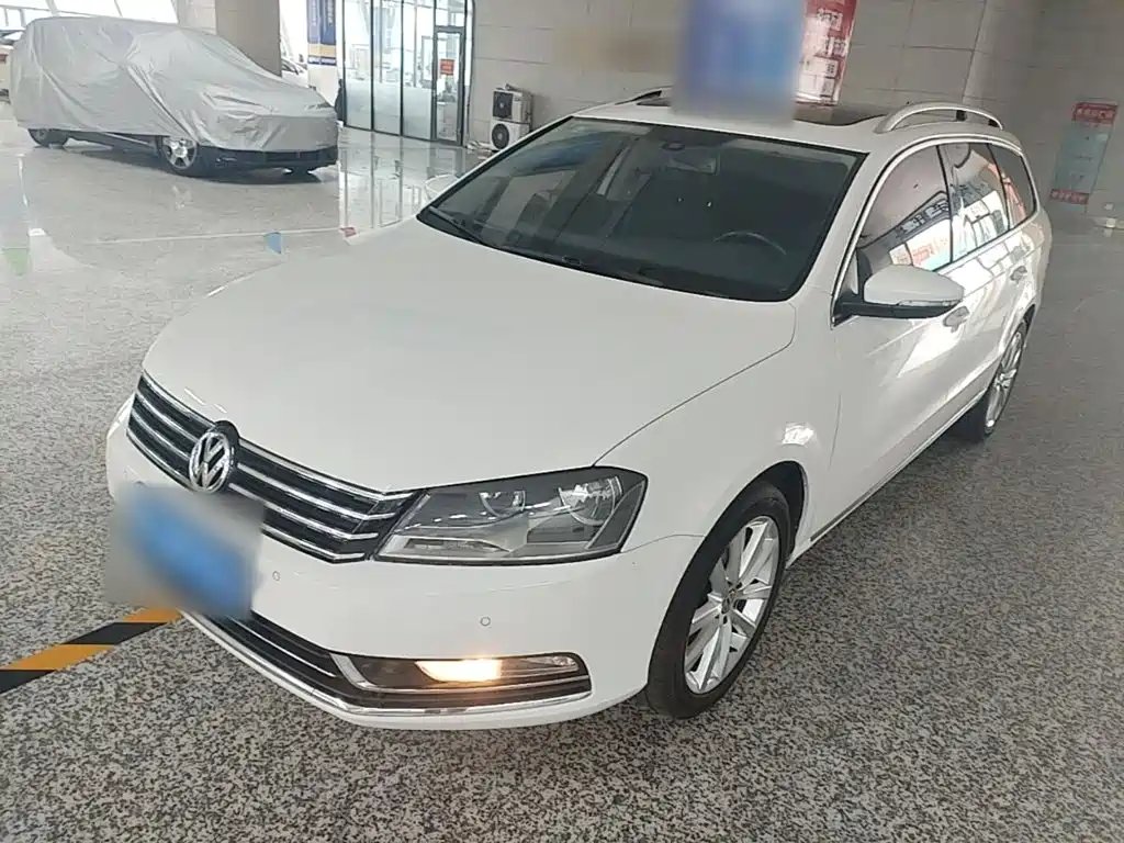 Volkswagen Magotan (Import) 2015
