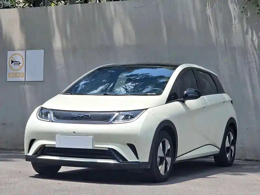 BYD Dolphin 2023