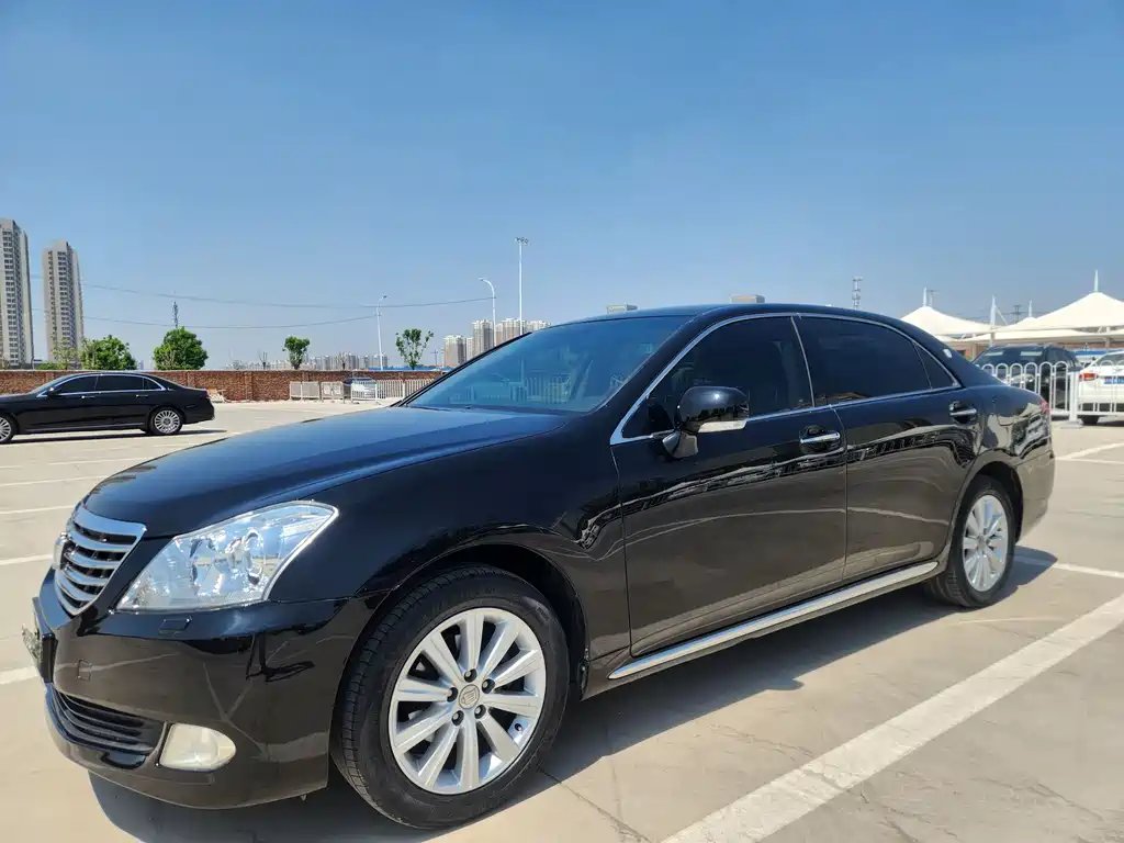 Toyota Crown 2010