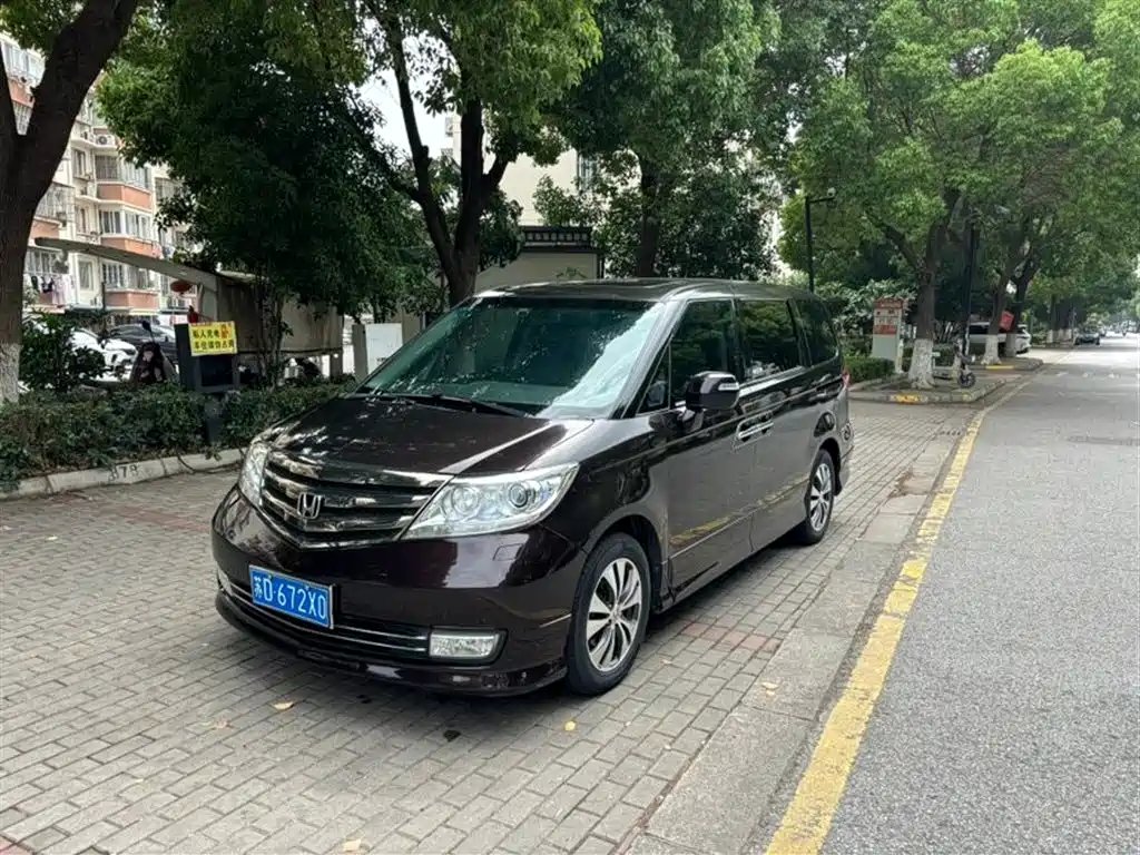 Honda Elysion 2013