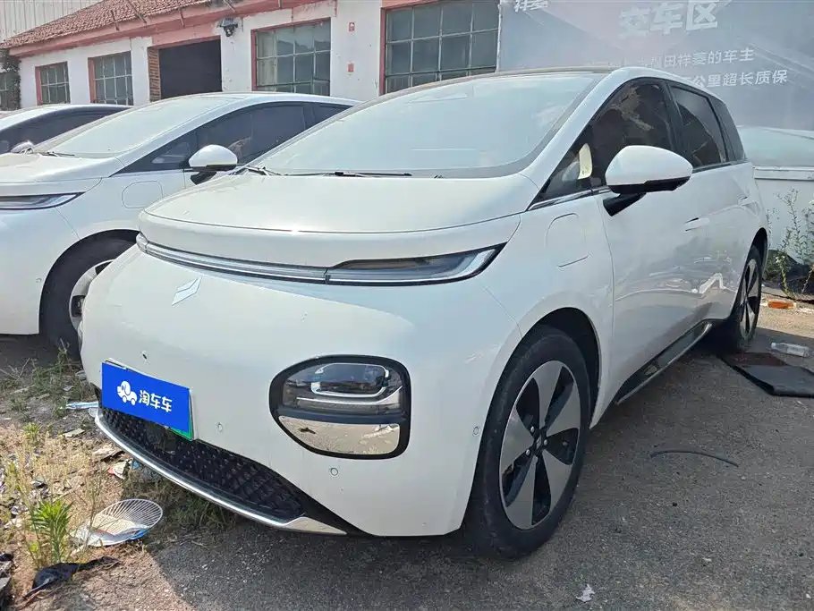 Baojun Yunduo 2023