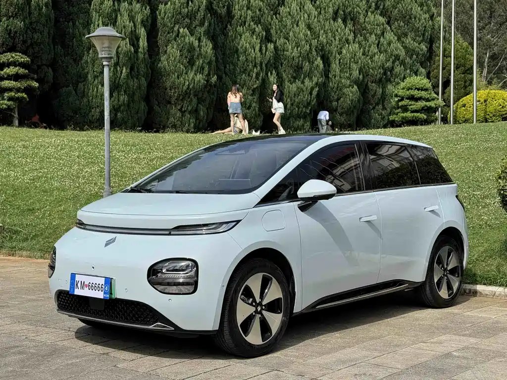 Baojun Yunduo 2024