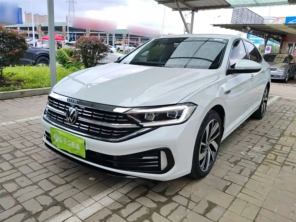 Volkswagen Sagitar 2022