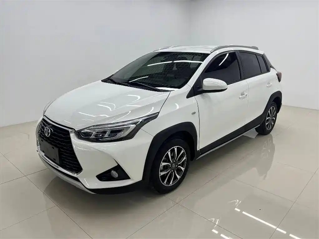 Toyota Yaris L 2023